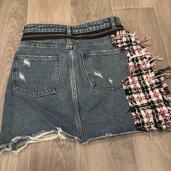 Signature8 Women’s Jean Skirt With Red, White, and Blue Stitching Size S - Picture 2 of 6
